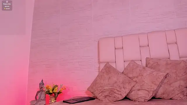 Mila_Hudson webcam