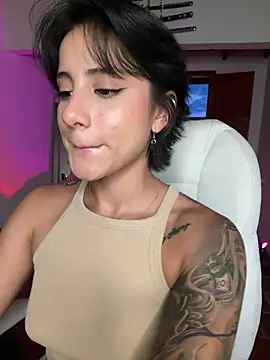 Ale_Lewis webcam