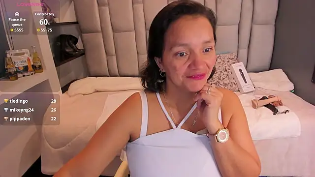 MarilynMiilf_ live cam on StripChat