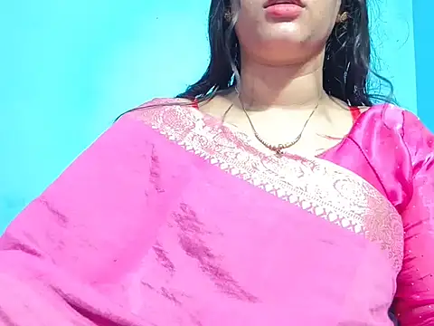 Adhiti_1 live cam on StripChat