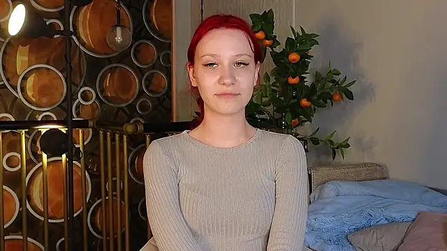 FreedaWidmer live cam on StripChat