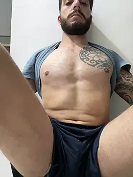thomas_gun live cam on StripChat