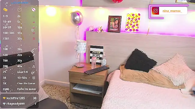 Nina-Mars live cam on StripChat