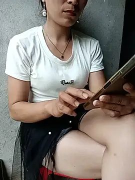 Thobaby112 live cam on StripChat