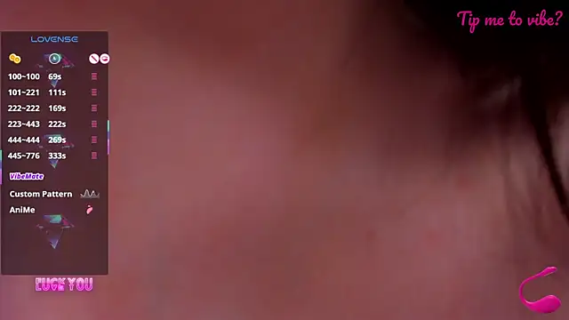 Mayzzie live cam on StripChat