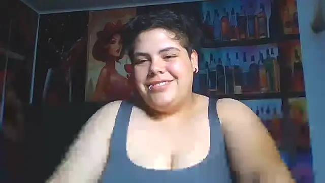 Hailey_Curvy