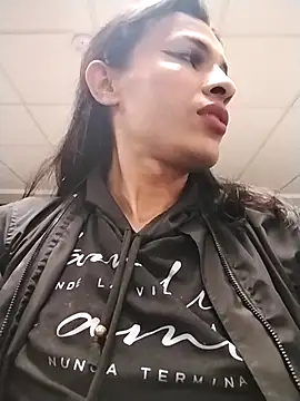 Aisha_hotts777 webcam