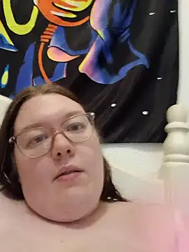 Sexycurvyemilyy