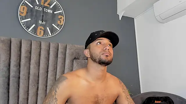 Robin_Rief live cam on StripChat
