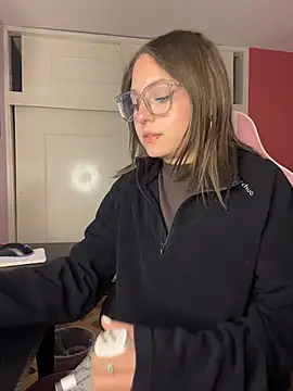 PrettyAmber webcam