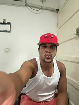 bigdick211292 live cam on StripChat