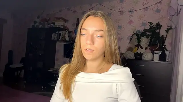 tanyasavela's live room
