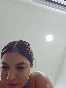 Pretty_Julieta live cam on StripChat