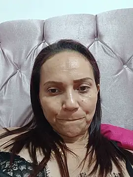 Amanda39 live cam on StripChat