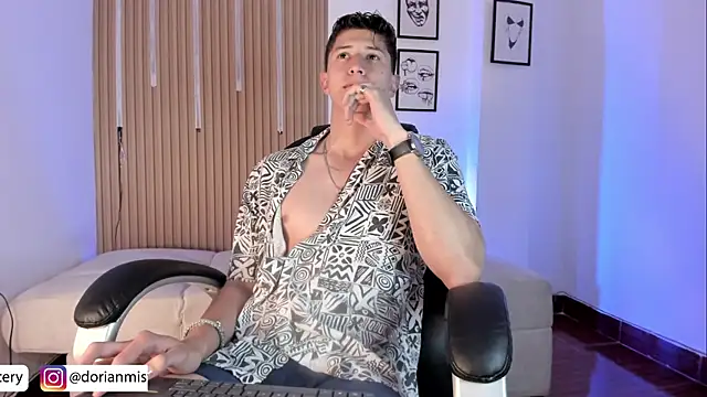 Dorianmistery2322_ live cam on StripChat