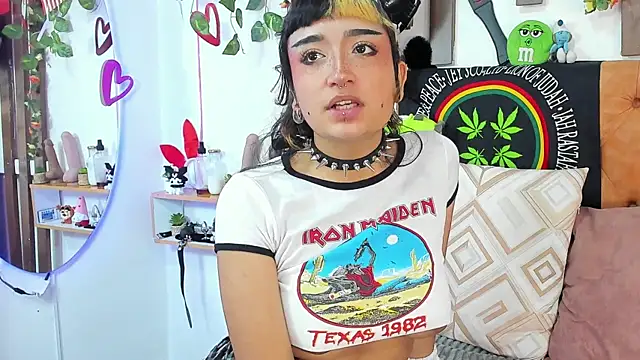MeowMota_ live cam on StripChat