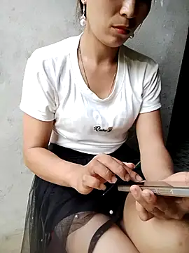 Thobaby112 live cam on StripChat