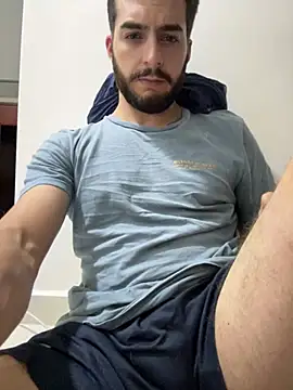 thomas_gun live cam on StripChat