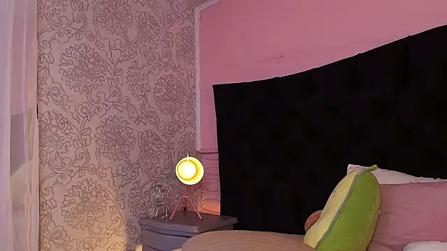 Hada_Blue live cam on StripChat