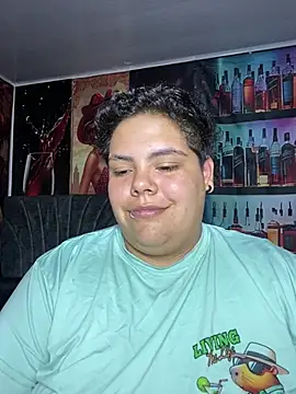 Hailey_Curvy webcam