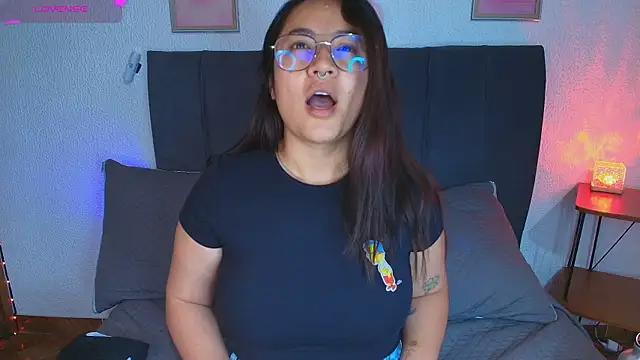 samm_curvy webcam