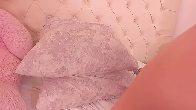 khloe_cutee webcam