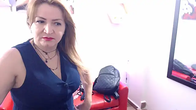 DIVAX_MONSERRAT live cam on StripChat