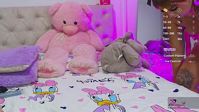 SoofiKiss live cam on StripChat