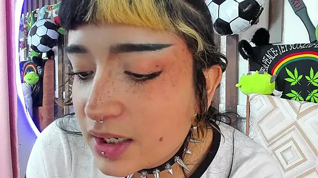 MeowMota_ live cam on StripChat