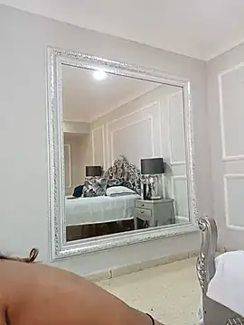 MiaSantana_ live cam on StripChat