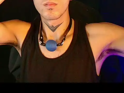 dark_men1 webcam