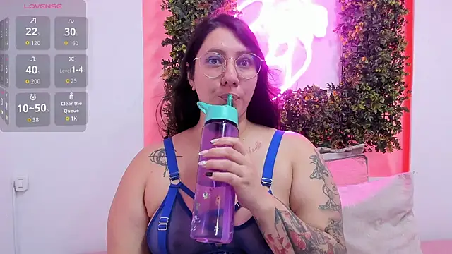 SophieCorrales webcam
