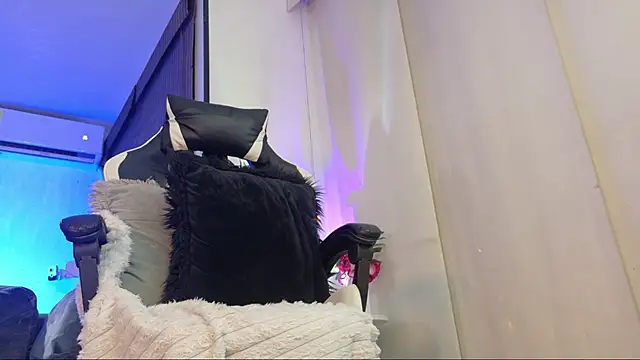 Chaiiro live cam on StripChat