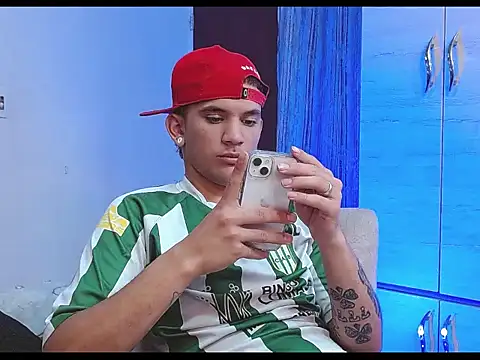 tylor_boy webcam