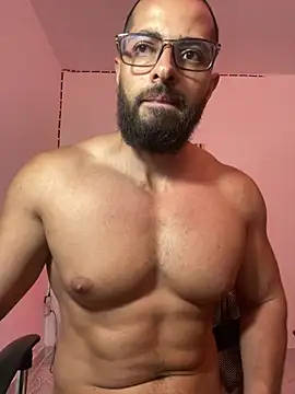 magnumchris live cam on StripChat