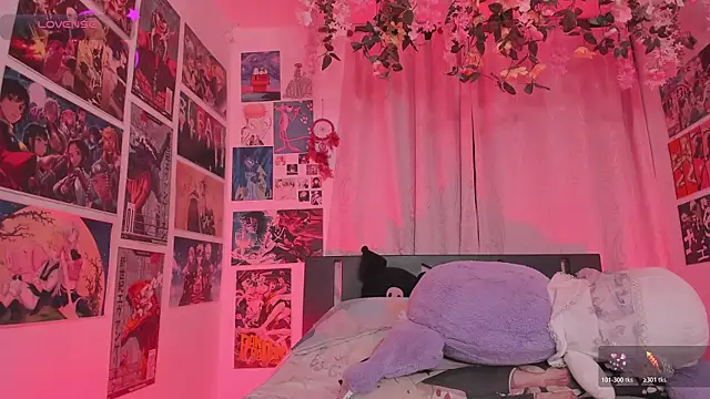 MissCurvyTop webcam