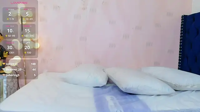 curvybuffgirllll webcam
