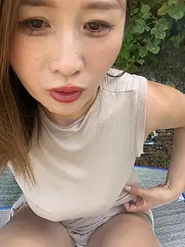 qin205205 webcam