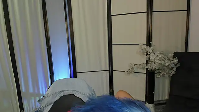 Emmaray33 webcam