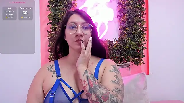SophieCorrales webcam