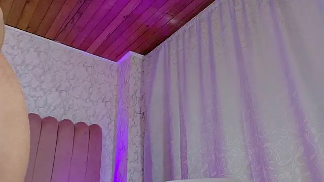 KayleeJones7 webcam