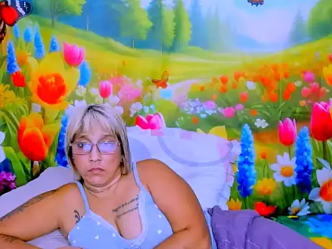 indianroxy webcam