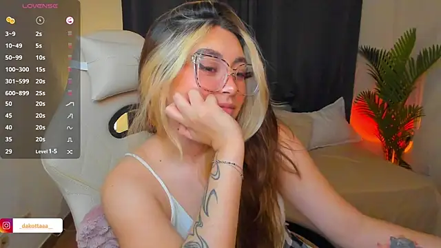 dakottaa_ webcam