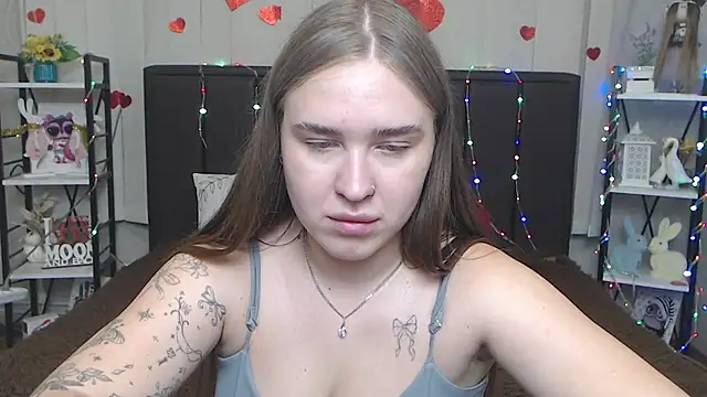 LauraHlot webcam