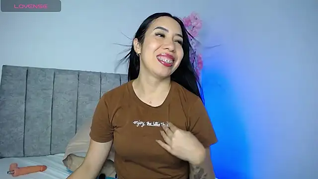 Sweet_hot_mia