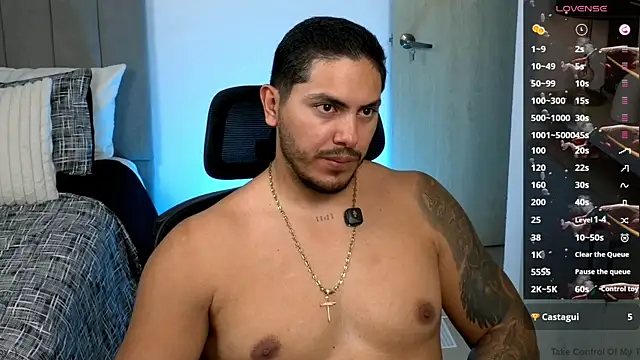 owen-pierces webcam