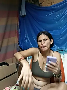 yuliitza4 webcam
