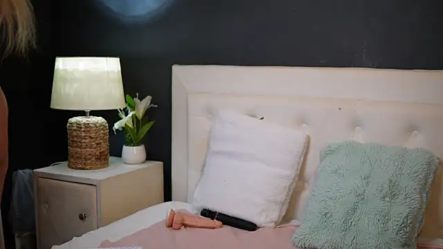 DaliaParis webcam