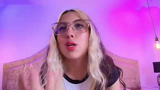 sweetlyundone webcam