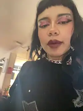 AntonellaCooper_Pink webcam